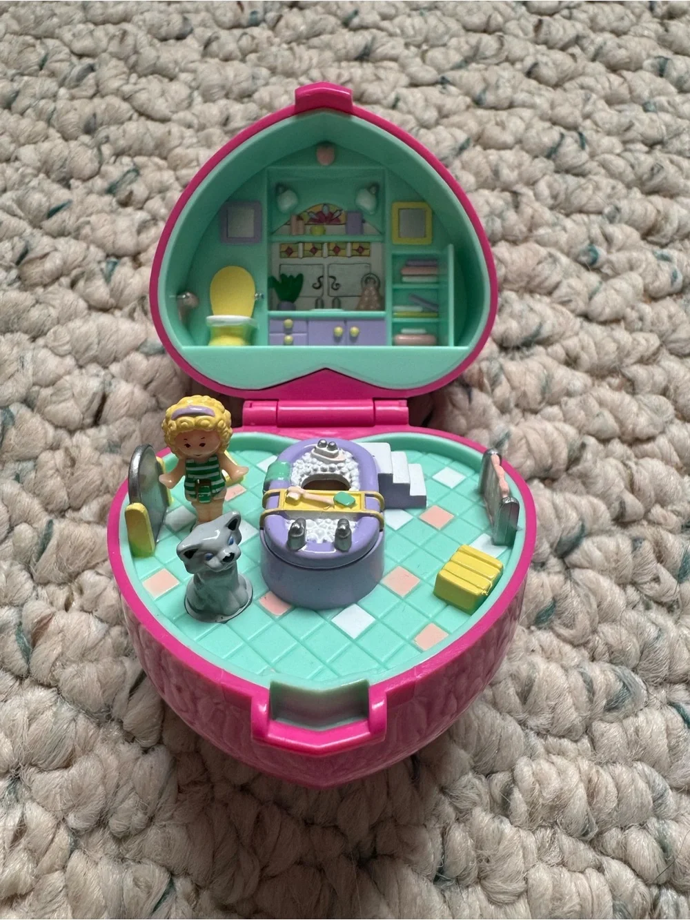 Vintage 1991 Bluebird Toys Polly Pocket Bathtime Fun